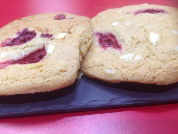 TheCookieBar's tweet photo. It's #FlavourFriday and today we are celebrating our delicious #SignatureCookies. What's your favourite flavour? http://t.co/cQb2KLaFan