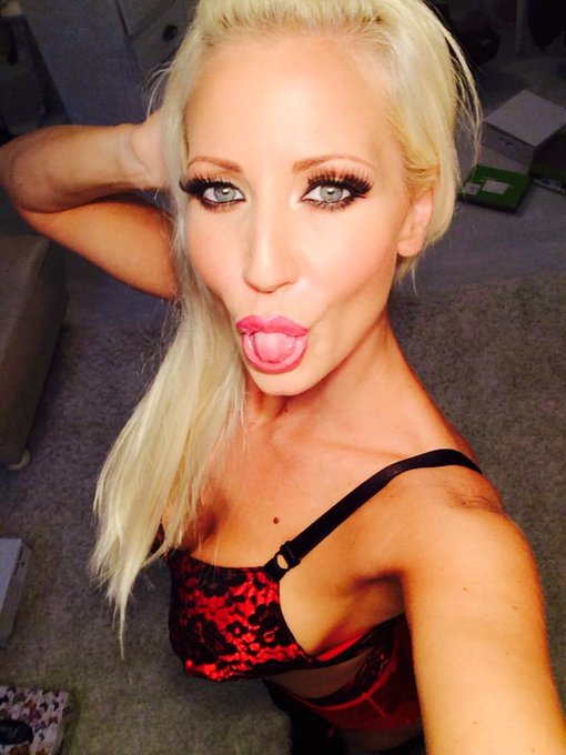 Follow back Friday #FriskyFriday #retweet for a follow #jenniferjade #whythehellnot #❤️ http://t.co/<a href="/tag/friskyfriday"class="tags">#FriskyFriday</a><a href="/tag/retweet"class="tags">#retweet</a><a href="/tag/jenniferjade"class="tags"><span>#jenniferjade</span></a><a href="/tag/whythehellnot"class="tags"><span>#whythehellnot</span></a>