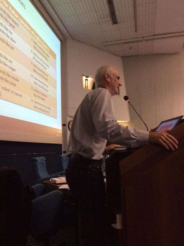 #IHMiConf Robin Walker talking about pronunciation problems for Italian speakers of English