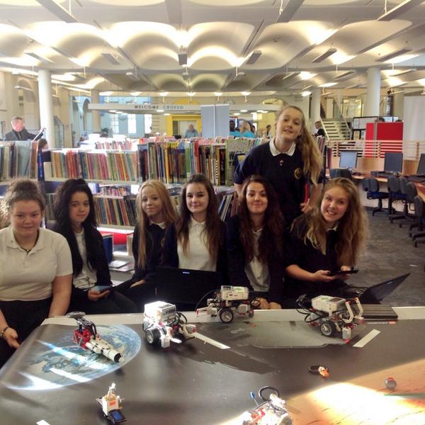 ClubInnov8's tweet photo. Yr 10 @ICTBryn @BrynHafrenComp ready for Get the Vale Online. http://t.co/XVyBONBz5v
