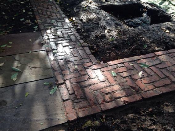 FatGrassDesign's tweet image. Lovely reclaimed commons path in current build - can't wait to do the planting