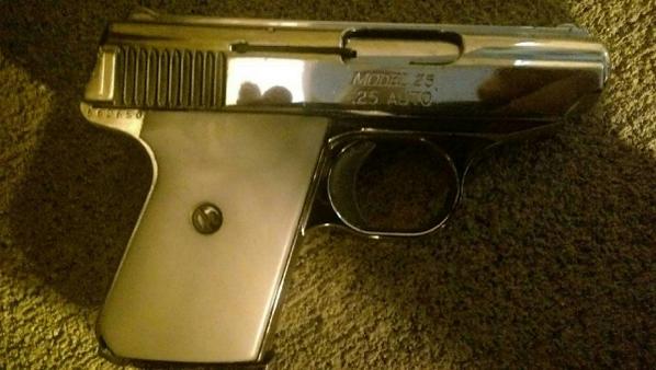 BaltimorePolice's tweet photo. #NoMoreViolence: Great job by #BPDCD! 2 suspects arrested for a robbery & this gun recovered. 400 Water St. http://t.co/pFiEDG0XLt