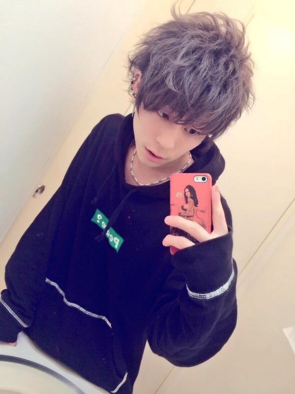 O Xrhsths Akros 激盛り先生 成田真輝 Sto Twitter はーい みんなcas見てくれてありがちょん 今日の髪型は 耳かけパーマ風セット 僕の自慢のピアスさんも見えてめっちゃお気に入りスタイルっす 一応ピアスさんの自撮りもwww 砂さん Suna091 作