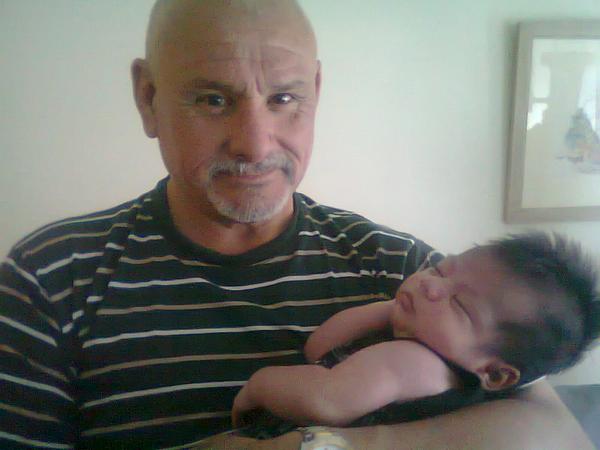 thiago_soria's tweet photo. @arcor #DeMiMamáAprendí esta fue mi mama desde los diez años y mi papa desde q naci mi viejo q m cuida desde el cielo http://t.co/At0K0pcV15
