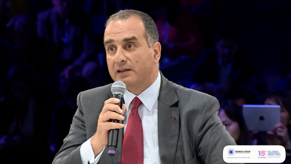 AleCyoguini's tweet photo. “@AirbusGroup: Lahoud: "We are determined at @AirbusGroup to achieve the #genderdiversity" @Womens_Forum #WF14 http://t.co/zfuJ39fa1q” bravo