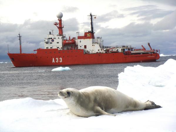 Armada_esp's tweet photo. #ConoceNuestrosBuques `Hespérides´ y `Las Palmas´: investigación científica en mares y océanos http://t.co/LJUX8n1QfE http://t.co/TLdQbjtDCt