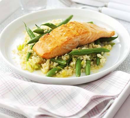 BBCGoodFoodShow's tweet photo. #RecipeOfTheDay Glazed salmon with green bean & bulghar salad from #GFKitchen at #GFSScotland http://t.co/AWDkRXjRiq http://t.co/augFZUMbVZ