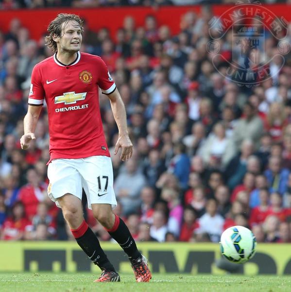 ManUtd's tweet photo. Ex-#mufc midfielder Nicky Butt has been impressed by new arrivals @AnderHerrera &amp; @BlindDaley: http://t.co/nGf4qKkNgf http://t.co/cAmmhU6rb7