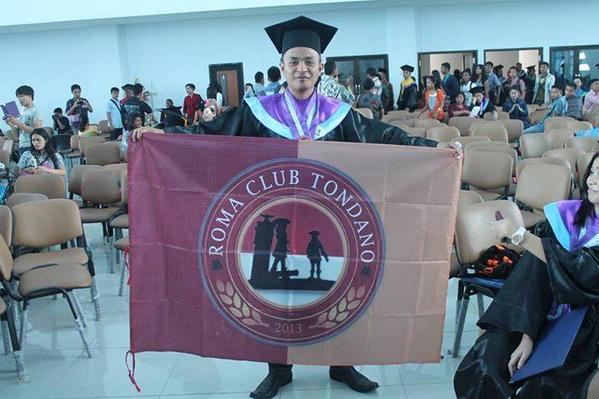 rickyromanista's tweet photo. Renly Gerung,S.pd dri @RCI_Tondano yg baru di wisuda kemarin di @KampusUNIMA . Cc @RomaIndonesia (y) FORZA ROMA http://t.co/AxkIYYW6oD