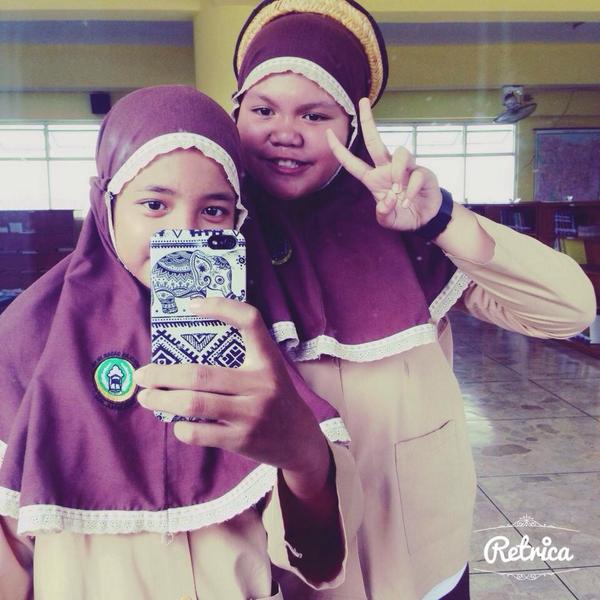 18Defina's tweet photo. Girl guide http://t.co/eO9awOXId8