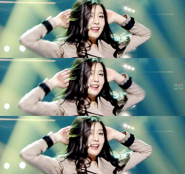 Aileen_Velvet's tweet photo. [CAP] 141017 #RedVelvet 뮤직뱅크 #BeNatural #JOY #조이 http://t.co/Tl4czIyzYr http://t.co/teQrNAtAxf