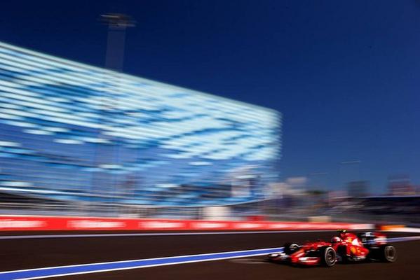 feainnewedd_v's tweet photo. #HappyBirthdayKimiRaikkonen #Kimi35 http://t.co/W0U9pFMbeK