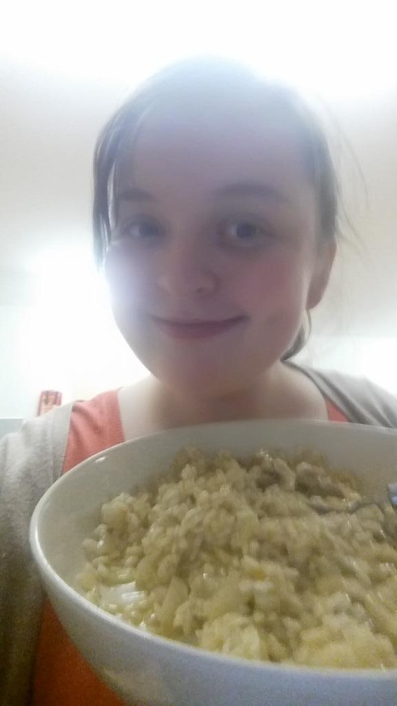 Juliastepingap's tweet photo. My mushroom risotto for @CAFOD #fridaysupperselfie #yummy http://t.co/Beykc0aW7w