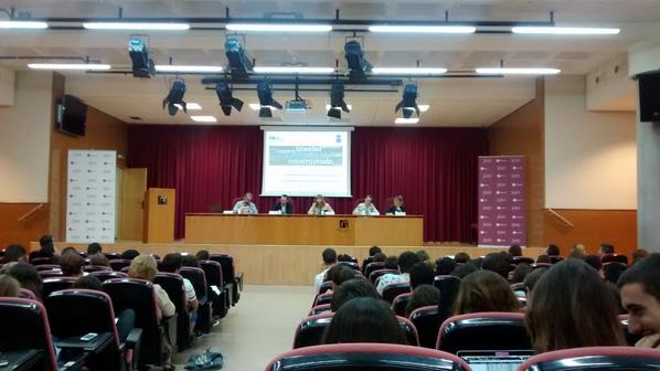 KeyWayP's tweet image. Para romper ese "techo de cristal" tenemos que empezar desde las mismas "víctimas": las mujeres. #comunicambio