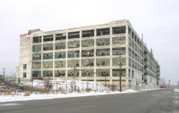 The owner of <a href="/TresorBerlin/">TRESOR</a> wants to turn an abandoned Detroit factory into a vast techno club: factmag.com/2014/10/17/tre…