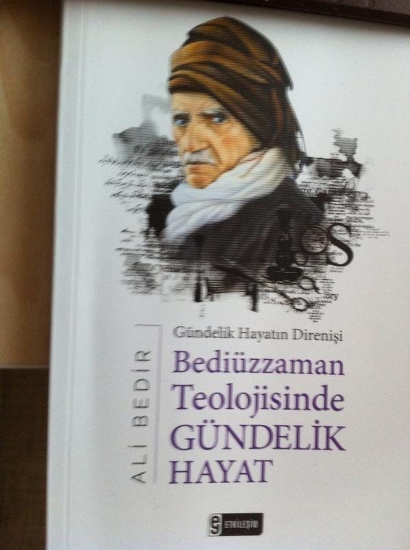 Halukimamoglu's tweet photo. @etkilesimkitap yine harika bir kitap yayınlamış.Ferhat Kentel koordintörlüğünde http://t.co/0xg3DVZ8Ac