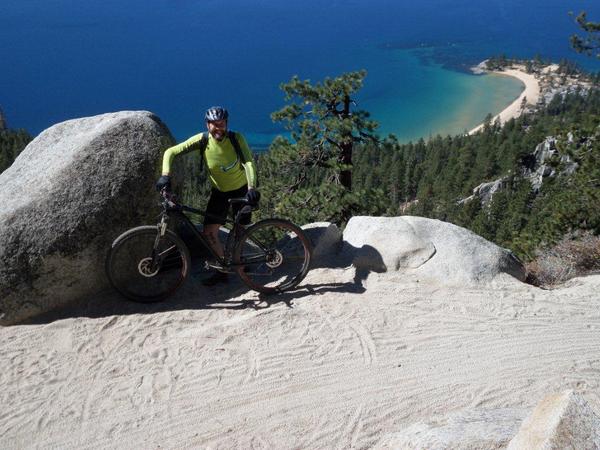PolarisBikewear's tweet photo. Great Friday #KitinAction shot from Americas West Coast today of our Bamboo Tech Baselayer proving it likes the heat http://t.co/2qK9zLNsKi
