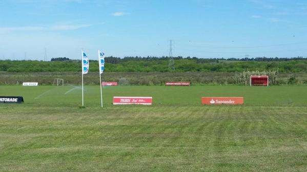 complejogdls's tweet photo. Riego para otro fin de semana a todo fútbol de @LaLigaUy  en @complejogdls http://t.co/gFlPAQ8L7i