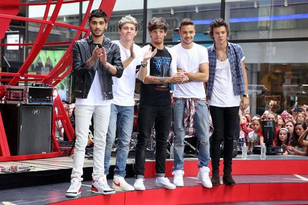 DeppyV1's tweet photo. #1DSavedMyLife and that's why I'm voting for them at the #EMAonedirection #EMABiggetsFans1D @onedirection http://t.co/stIO1C3dwX