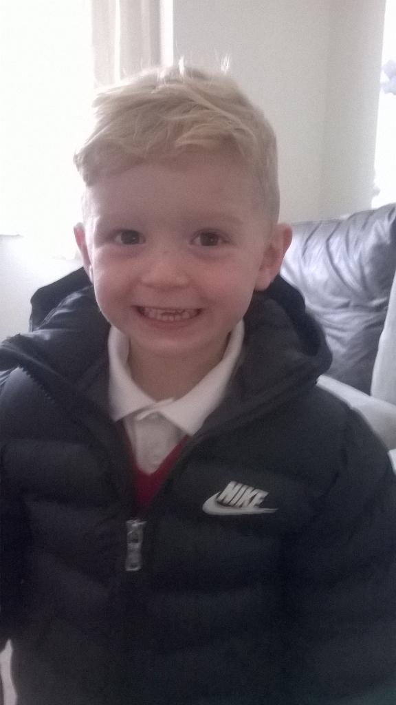 JadeMarie91's tweet photo. Off to nursery 😘 http://t.co/byieOmCtwG