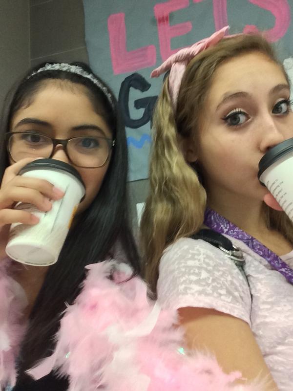danilongoriaa's tweet photo. #schoolcoffee #pinkout http://t.co/eaQtDtXpAY