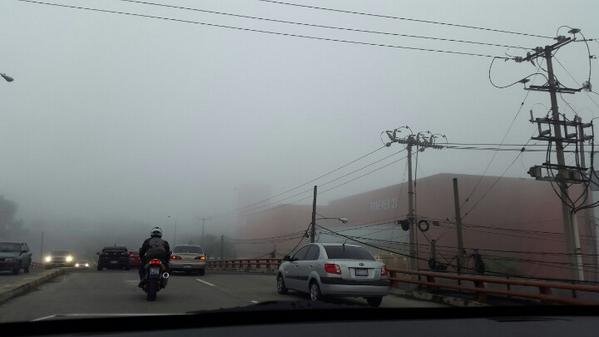 LayerMg's tweet image. neblina densa  en zonas  multiplica, San Benito #TraficoSv @ddovia @alertux