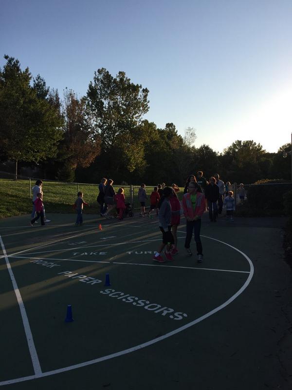 MeinersPaula's tweet photo. Final miles before the KC Kids Marathon #lpsad http://t.co/Y2s4ffrA44