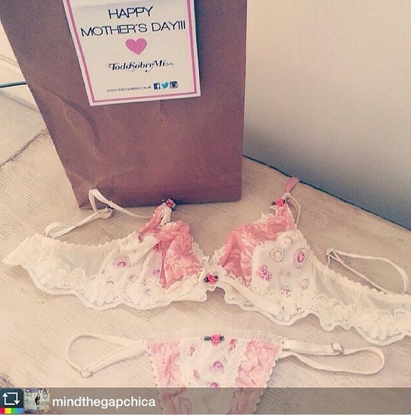 todo_sobremi's tweet photo. La China Cale con su conjunto de Todo Sobre Mi , súper sexy y canchera!!!💕 Cc @MindthegapChica http://t.co/kcUwZ1CpwZ