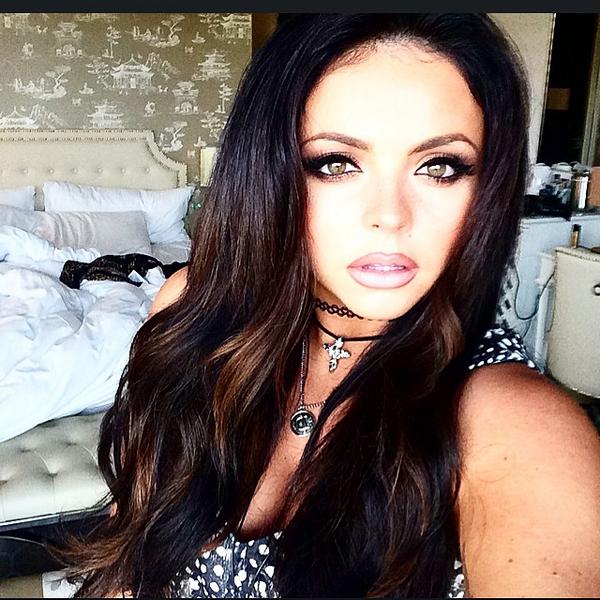 LMHQPICS's tweet photo. “@LittleMix: SELFIE SELFIE SELFIE SAUNDRA!!!!!! xjesyx http://t.co/kjT6kGm2iO”