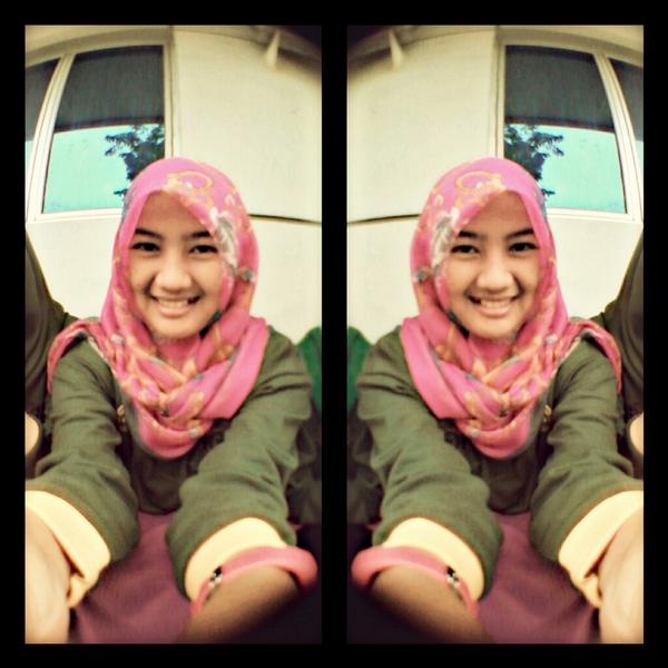 RLianni's tweet photo. Hijab http://t.co/86B5rWzidq