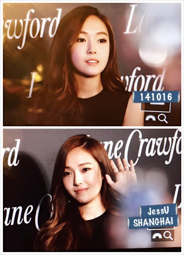 [PIC][16-10-2014]Jessica khởi hành đi Thượng Hải - Trung Quốc để tham dự sự kiện Kỉ niệm 1 năm ra mắt của thương hiệu "Lane Crawford" vào sáng nay B0Jx3XjCMAERj0y