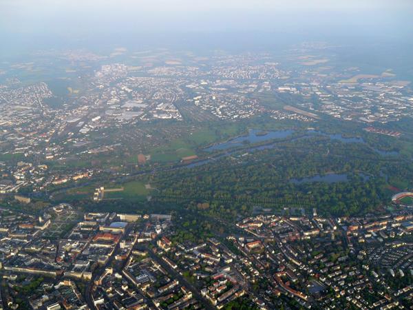 FeeFeeRot's tweet image. Ballonfahrt ;-)