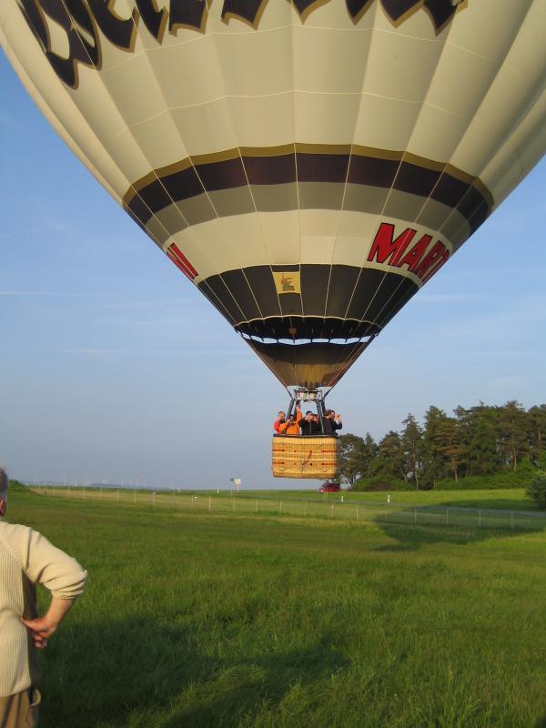 FeeFeeRot's tweet image. Ballonfahrt ;-)