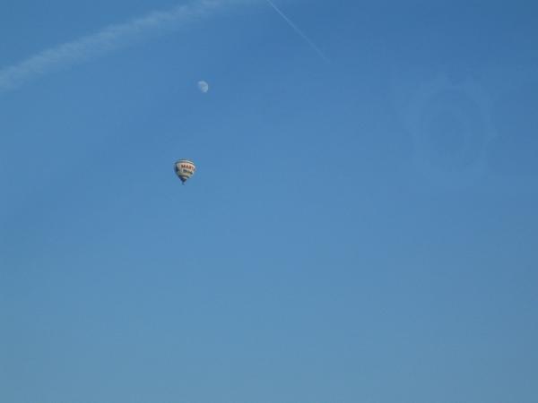 FeeFeeRot's tweet image. Ballonfahrt ;-)