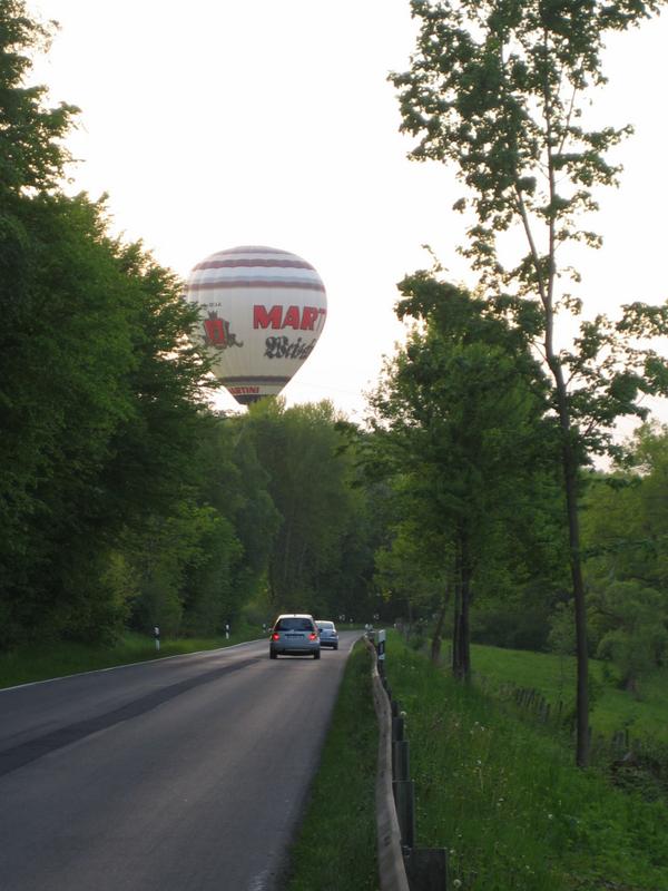 FeeFeeRot's tweet image. Ballonfahrt ;-)