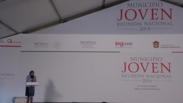 CesarGamalielNB's tweet photo. Rosario Marín inicia las pláticas de #MunicipioJoven en #Toluca primera mexicana en ser Secretaria del Tesoro en EUA http://t.co/ofph7UIbYK