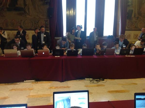 claudiafusani's tweet image. #codercamera piccoli hacker crescono in Sala Regina, 50 da tutta Italia 6-13 anni @annamasera @quinta @lauraboldrini