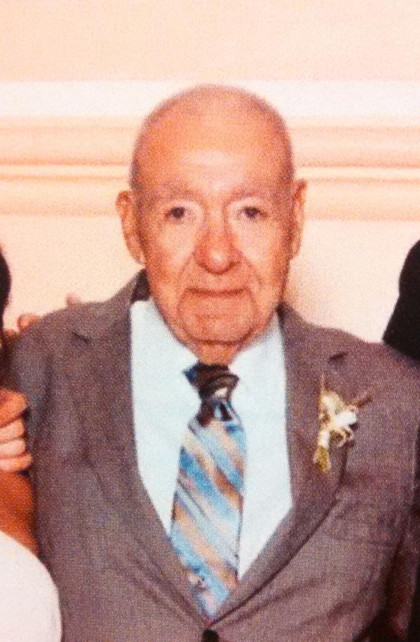 FranklinTNPD's tweet photo. ***URGENT*** Please RT to help find 85-yr-old, now missing nearly 21 hours http://t.co/U8l4Wfeo9j #FindEarlFerari http://t.co/DIezpJcjwW