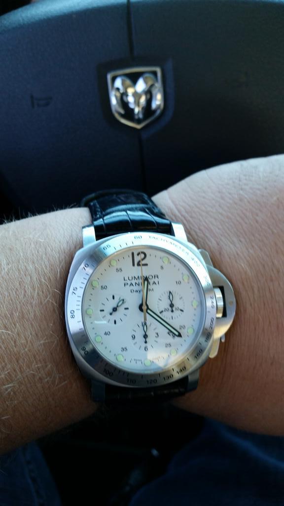Here's a little watch porn for y'all. <a href="/PaneraiOfficial/">Panerai</a>  #Panerai #Luminor #Bling #RolexKiller