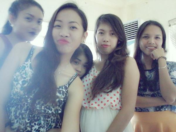 jhelaycute181's tweet image. Live beautifully and dream passionately.
 
#GROUFIEE #withmyCLASSMATES :)