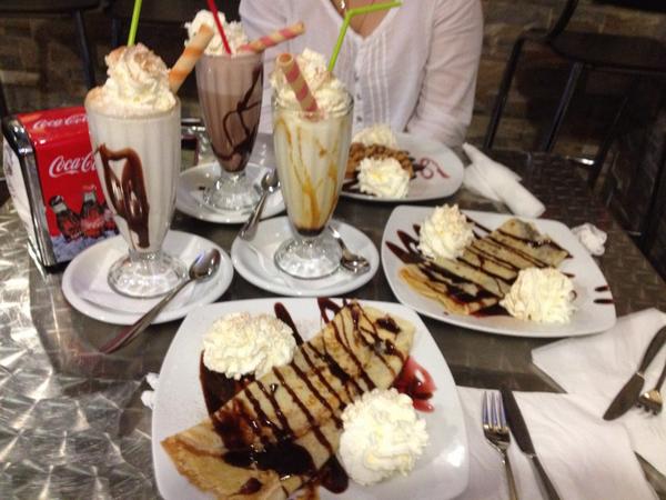 AntonioPirri92's tweet photo. Con lo buenísimo q estuvo se me pasó ponerlo! 🙈😅 @adita_95 @Anabelcrtj http://t.co/Af2FXko5LW