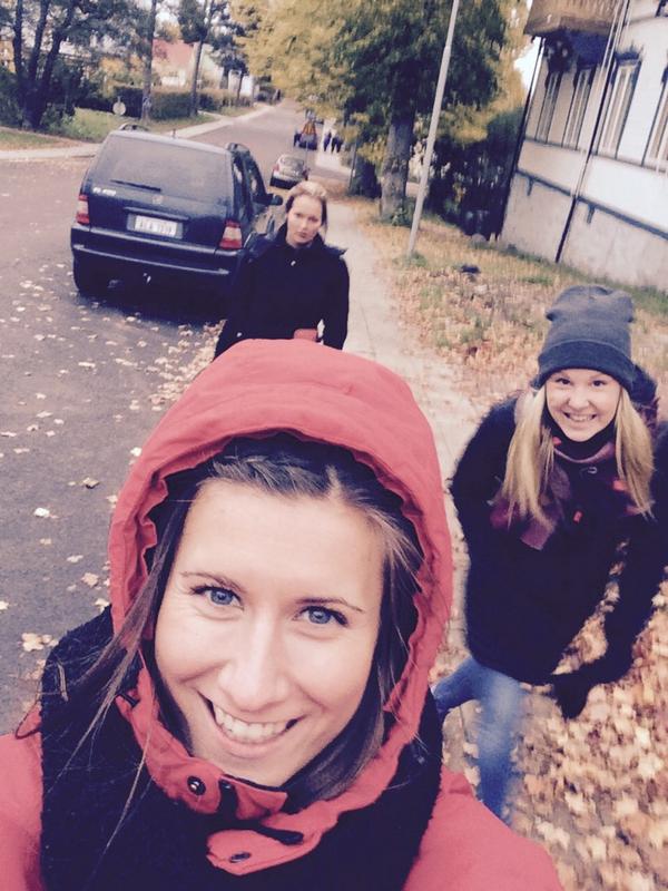 eveparikka's tweet photo. Saarella perillä! Käppäilyllä ennen treenejä. @jenna_korhonen:lla manaajamoment #kämppikset #PK35Vantaa #VMHK http://t.co/tBUwkSeuxZ