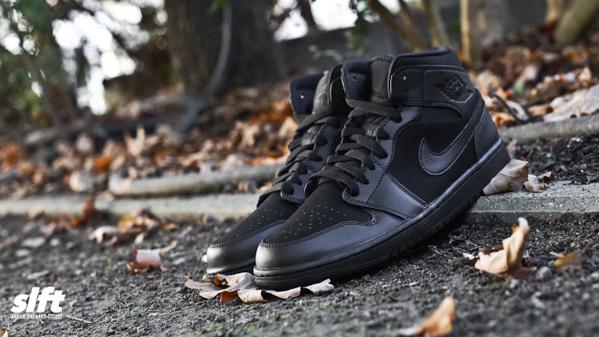 nike air jordan 1 mid triple black