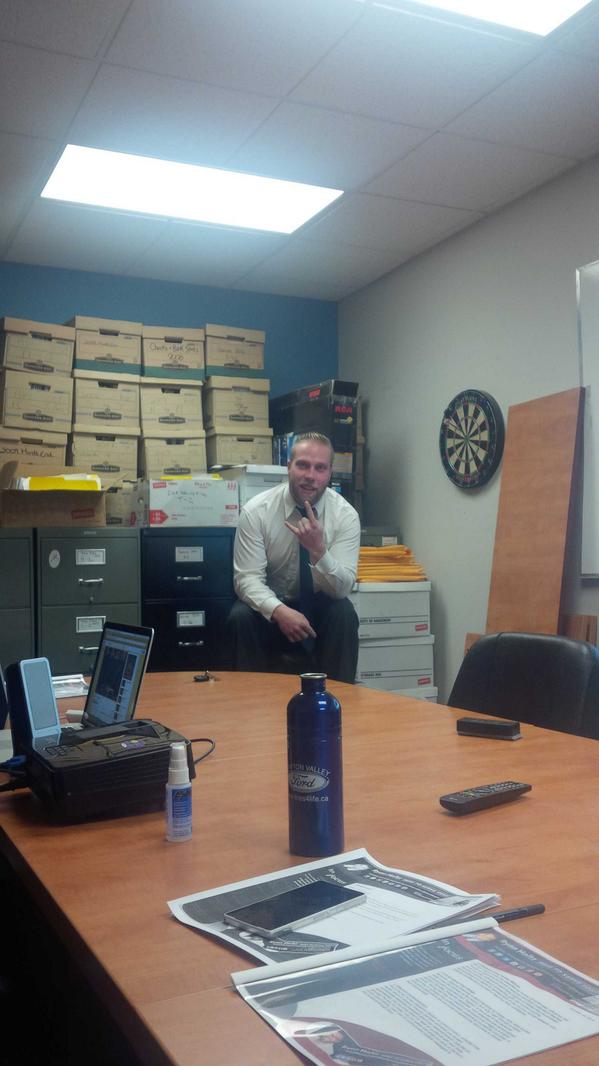 dvfordjen's tweet photo. Rock on Ryan, rock on #holtzworkshop http://t.co/BIBEPUslKp