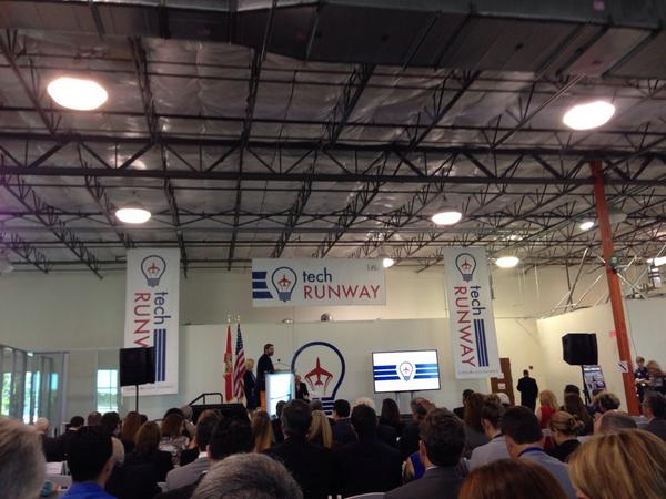 robertwwells's tweet photo. Packed house at @FAUTechRunway VIP event in Boca Raton, FL. http://t.co/vOkJEIfVqF