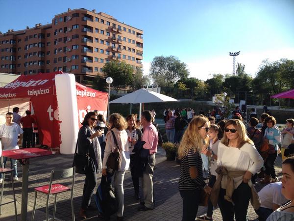 DownMadrid's tweet photo. Todo preparado para recibir a @michi_es en el centro 3 Olivos de Down Madrid. A punto de lograr su reto! #Michicleta http://t.co/td8lTQfA13