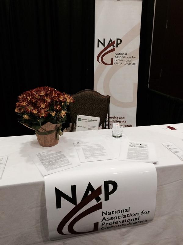 AnabelPelham's tweet photo. NAPG hands across the border at CAG conference, Niagara Falls, Canada. #losaltos http://t.co/8CavLusCiy
