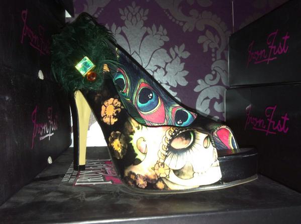Langtonsantique's tweet photo. Shoes for smokin hot girls...or boys! At viva hooky street langtons antique centre newport! #shoes #vintage #newport http://t.co/PhHQVFT7VY