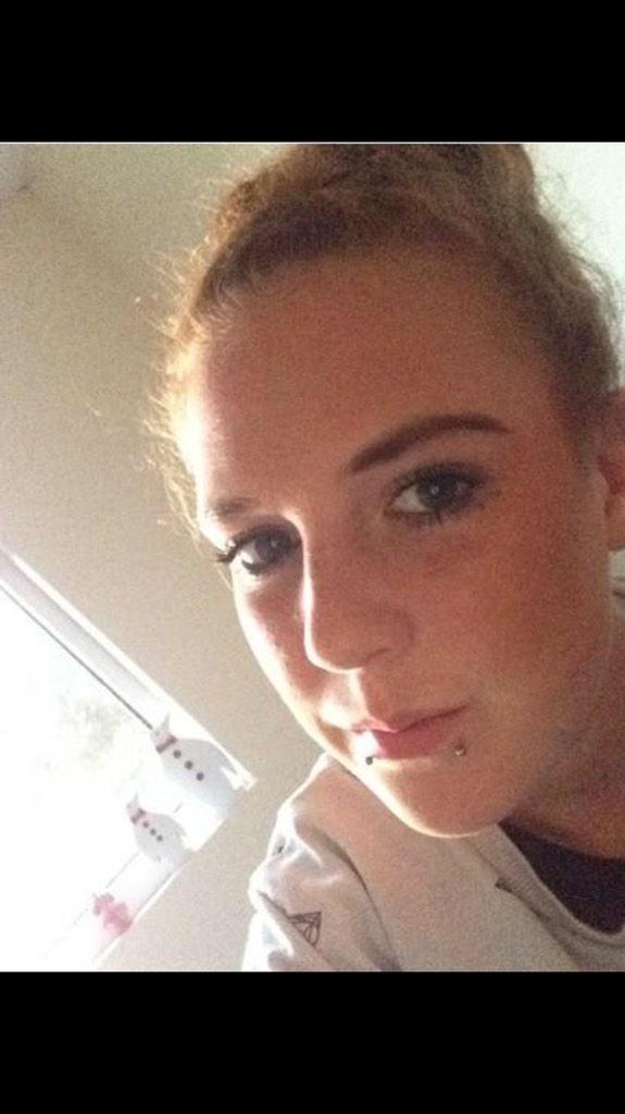 16 Year old Biggleswade girl Rebecca Curry missing. Please RT help find her bedfordshire-news.co.uk/Sixteen-year-o…