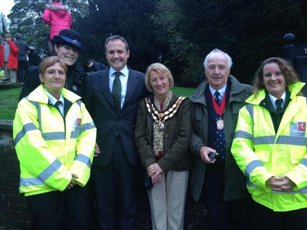 KentPoliceTon's tweet photo. Come down to Wrotham Village &amp; take part in the parade @6.15pm.Fireworks &amp; local food stalls at the cricket pavilion http://t.co/lNx9v0eGeL